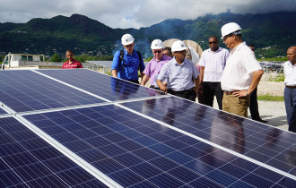 President Faure reviews progress on solar farm project on Ile de Romainville