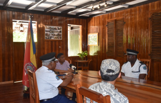 President Faure meets with Police Force on La Digue and Praslin