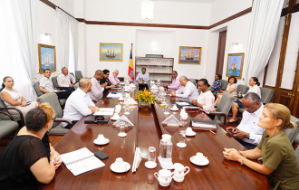 Follow-up consultative session with key representatives of Government and private sector