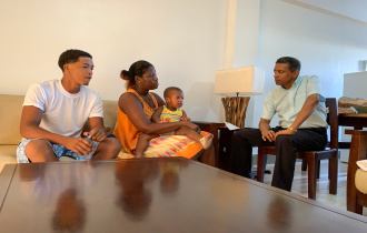 President Faure visits families affected by fire on Praslin
