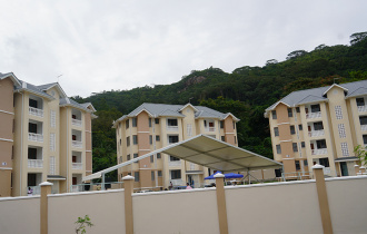 Residents of 'Dan Kafe' Estate in Anse Etoile receive keys to their new homes
