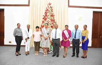 President Ramkalawan receives Miss Seychelles 2020