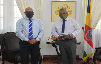 President Ramkalawan thanks Seychellois tourism pioneer for long years of service
