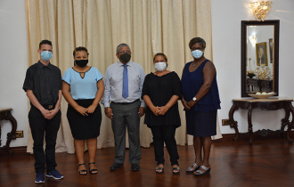 President meets with delegation from the Seychelles Deaf Association