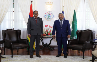 President Ramkalawan welcomes Mauritian Minister for the Blue Economy, Marine Resources, Fisheries and Shipping at State House