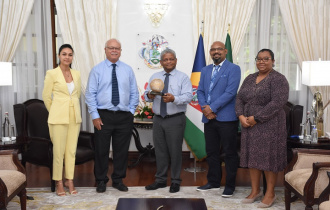 President Ramkalawan meets Seychelles delegates of the Expo 2020