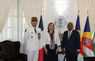 Visite de Courtoisie du Général de Brigade Jean-Marc Giraud, Commandant des Forces Armées dans la Zone Sud de l’Océan Indien (FAZSOI)