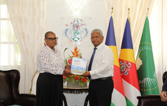 President Ramkalawan receives the 2023 Financial Stability Report