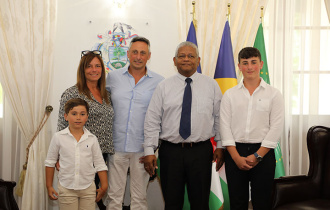 President Ramkalawan Welcomes Fornara Family on Milestone 21st Visit to Seychelles