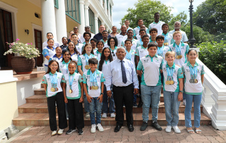 President Ramkalawan Honours Mahé Skimmers Swimming Club Following Outstanding Performance at Mauritius Championships