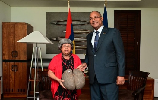 Mauritius Explores Creole in Parliament as Speaker Meets President Herminie