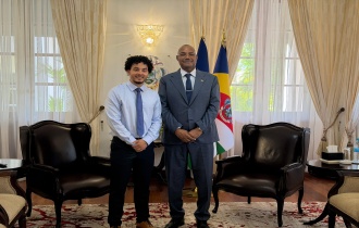 President Herminie Meets with Rising Seychellois Actor Carlos Enersta.