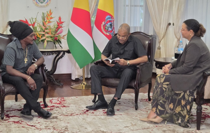 Celebrating 38 Years of Words: Raspyek Presents ‘Verses in Dialogue’ to President Herminie