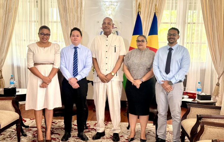 President Herminie Welcomes UniSey Alumni Association’s Initiatives