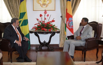 President Faure receives the Prime Minister of St Vincent and the Grenadines