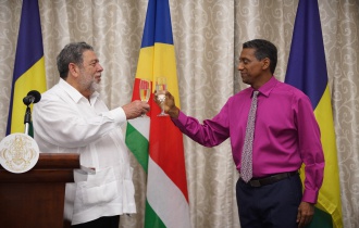 President Faure hosts cocktail reception in honour of Prime Minister Gonsalves