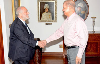 Seychelles President meets with Professor Joseph Stiglitz