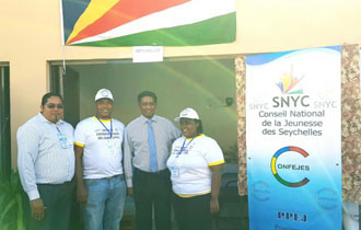 Le Président Faure visite Les Stands du conseil National de la Jeunesse des Seychelles au Salon des Jeunes Entrepreneurs de L’Océan Indien à Antananarivo.