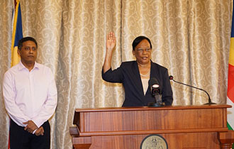 Minister Jeanne Simeon sworn into office