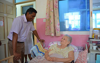 President Faure spends his morning visiting elders of Regional Homes