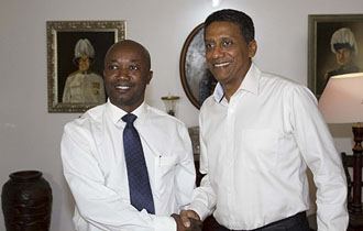 President Faure receives Vice-Chancellor of University of Seychelles