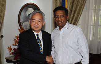 President Faure receives Special Envoy from Japan