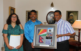 President Faure receives Seychellois climbers following successful climb to Mount Everest Base Camp
