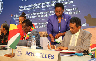 Seychelles President Faure signs Revised SADC Protocol on Gender and Development