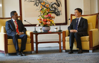 President Faure meets with Vice-Premier of China