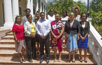 President Faure receives Seychellois Graduate Teachers from Botswana