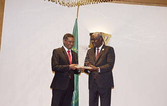 President Danny Faure receives the Blue Economy Award on African Maritime Sectors