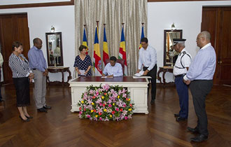 President Faure assents to the Seychelles Intelligence Service Act 2018