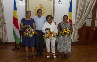 President Faure receives Long Serving Staff from the Seychelles Judiciary