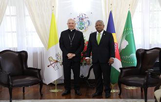 Visite d’adieu du Nonce Apostolique du Vatican au Président de la République